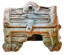 Грот Иж Сундук, 10*6*8 см.